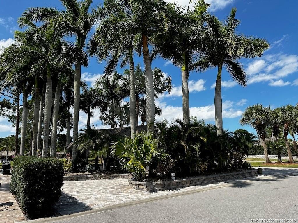 401 NW Chipshot Lane, Port Saint Lucie, FL 34986 Photo