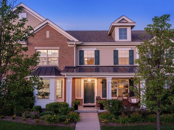 1949 Dauntless Drive , Glenview, IL 60026