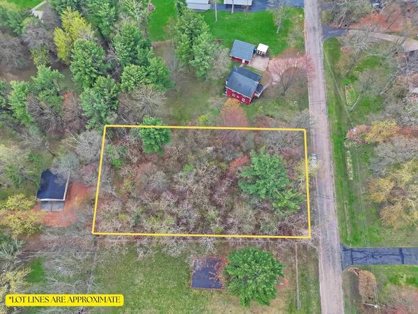 OAK TREE ROAD, Stevens Point, WI 54482