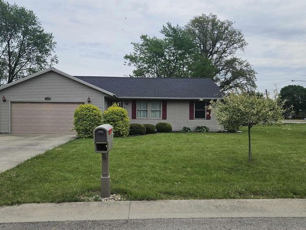 15 Memory Lane, Bluffton, IN 46714