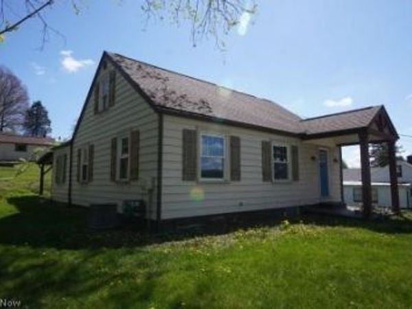 7750 Waynesburg Drive SE, Waynesburg, OH 44688