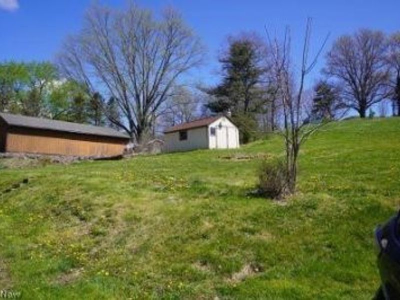 7750 Waynesburg Drive SE, Waynesburg, OH 44688 Photo 3