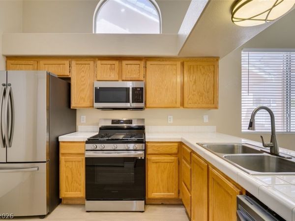 5260 Green Forest Way , Las Vegas, NV 89118