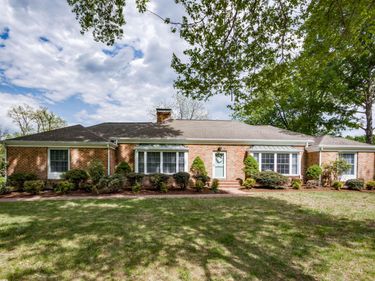 111 Johnstone St , Lexington, VA 24450