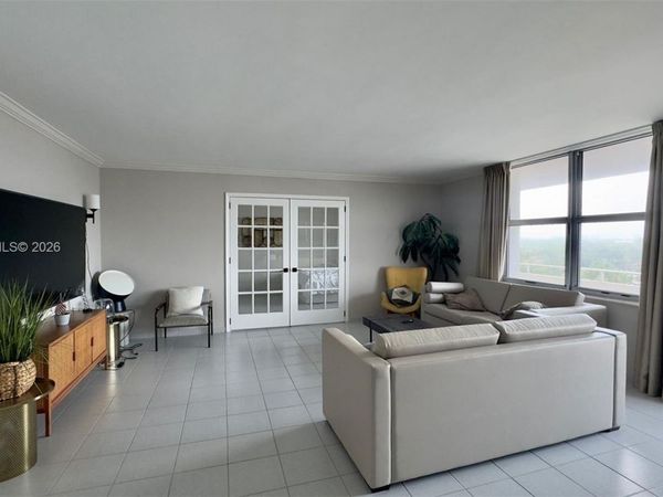 9225 Collins Ave , Unit 812, Surfside, FL 33154