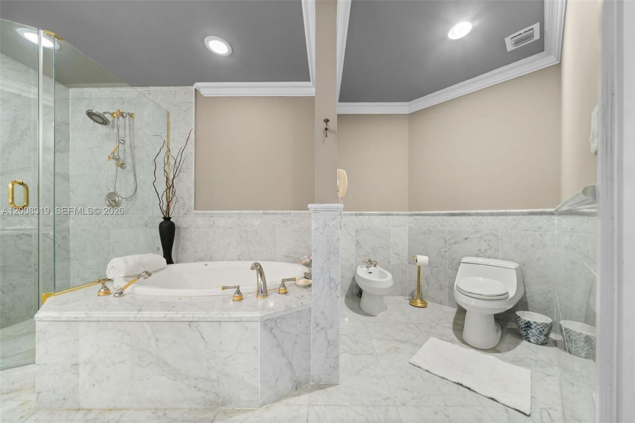 10225 Collins Ave , Unit 2004, Bal Harbour, FL 33154 Photo