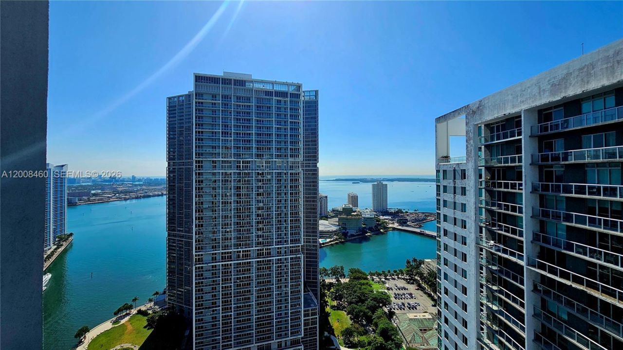 77 SE 5th Street, Unit 4014, Miami, FL 33131 Photo