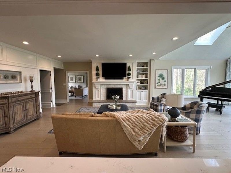 994 Robinwood Hills Drive, Akron, OH 44333 Photo 2