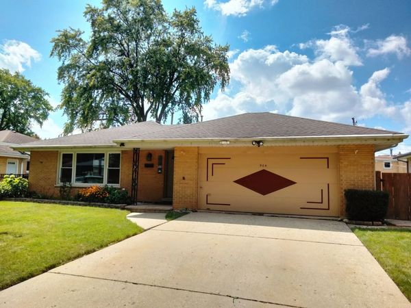 904 S Edward Street , Mount Prospect, IL 60056