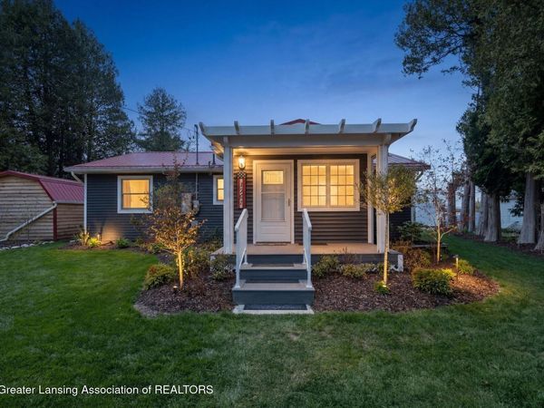 1361 N Hyslop Street, Weidman, MI 48893
