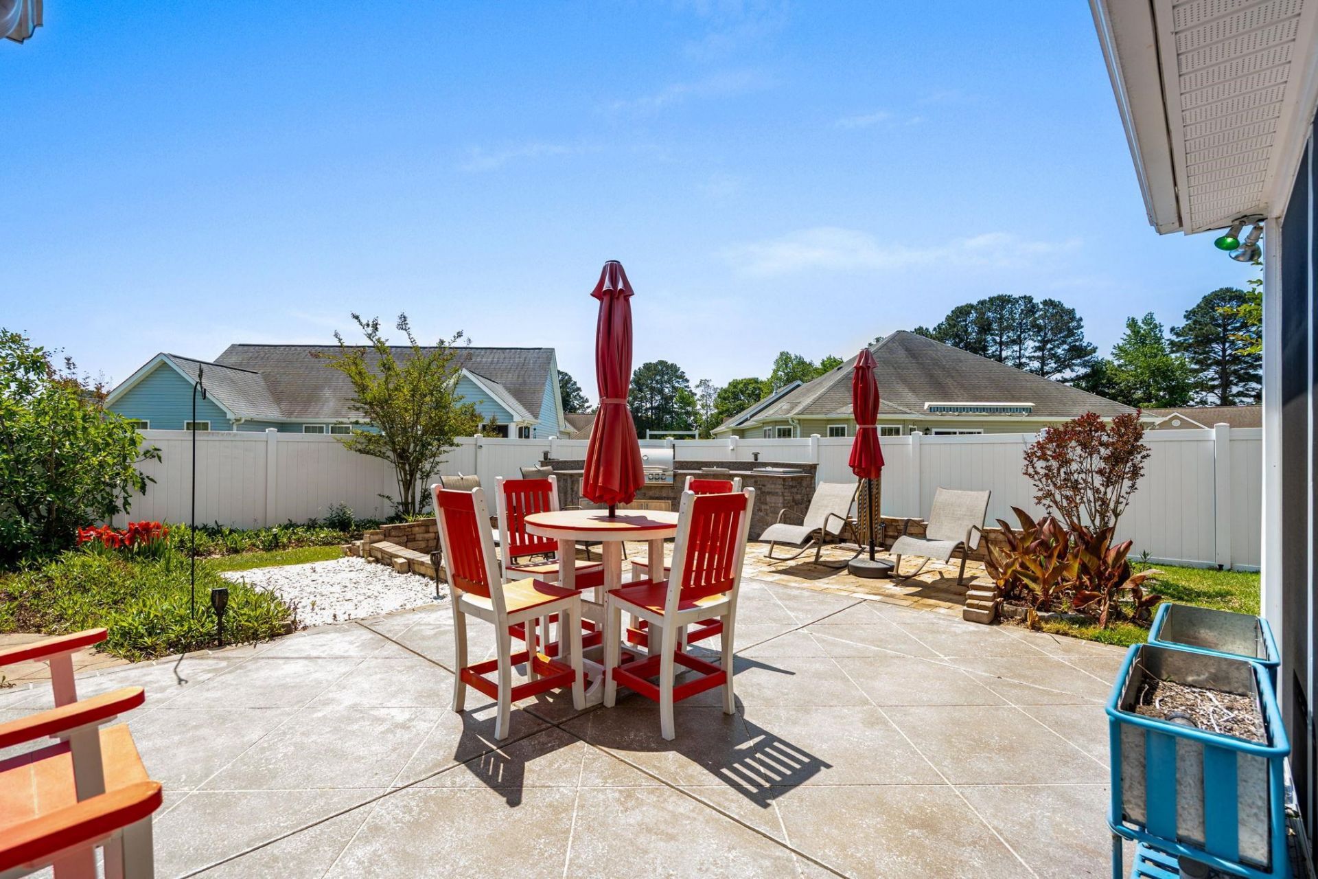 606 Leprachaun Ln. Photo 25