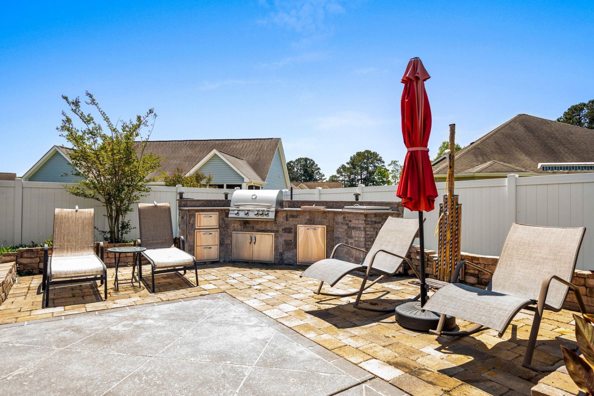 606 Leprachaun Ln. Photo 27