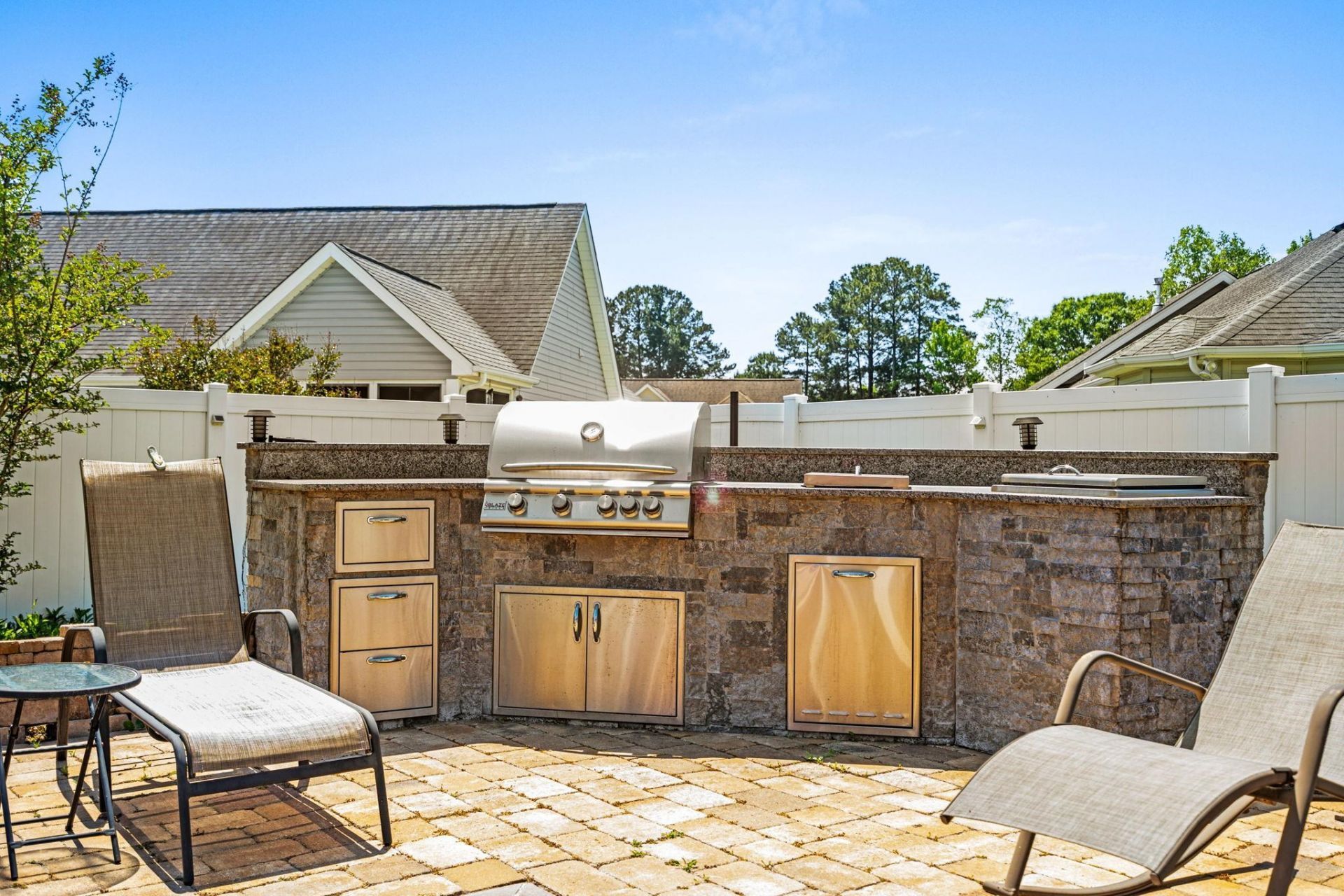 606 Leprachaun Ln. Photo 28