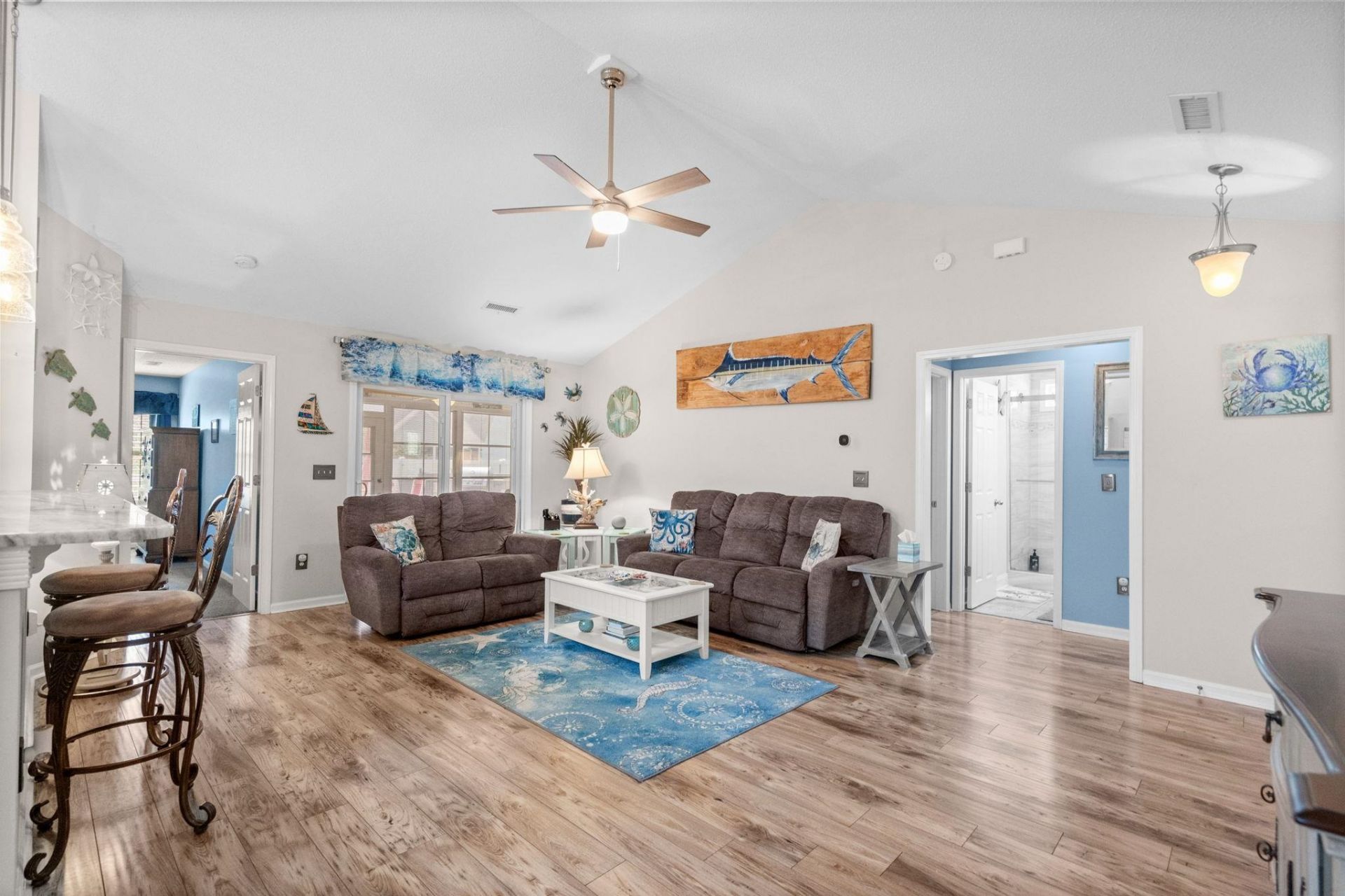 606 Leprachaun Ln. Photo 4