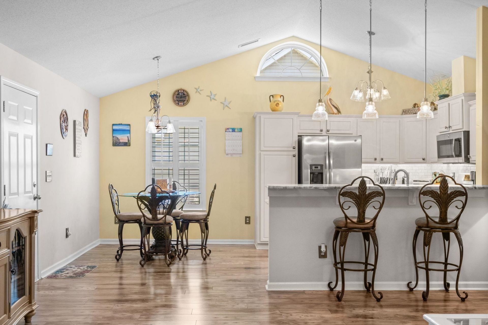 606 Leprachaun Ln. Photo 7