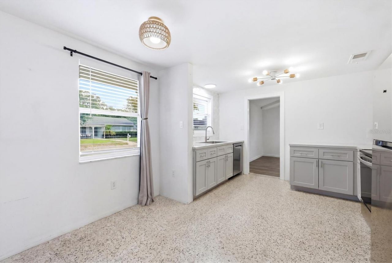 301 28th Street W, Bradenton, FL 34205 Photo