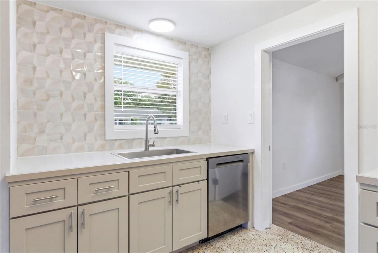 301 28th Street W, Bradenton, FL 34205 Photo