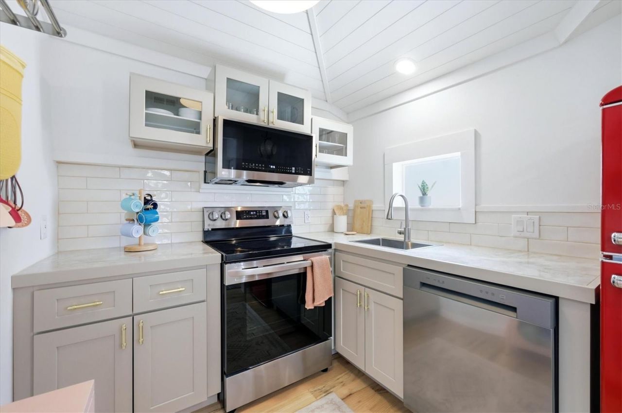 301 28th Street W, Bradenton, FL 34205 Photo