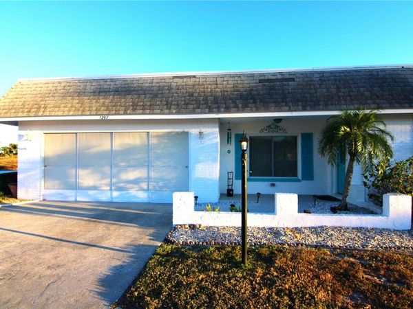 1207 LAKEHOUSE COURT , Unit 1207, SUN CITY CENTER, FL 33573