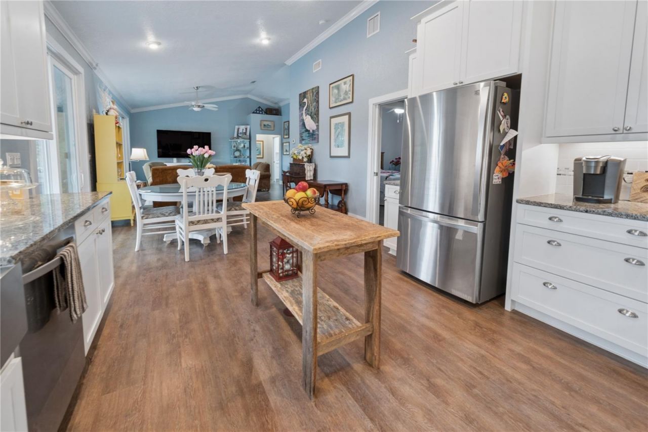 3709 NW 67th Terrace , Bell, FL 32619 Photo