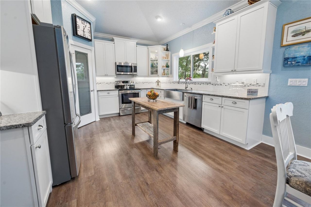 3709 NW 67th Terrace , Bell, FL 32619 Photo