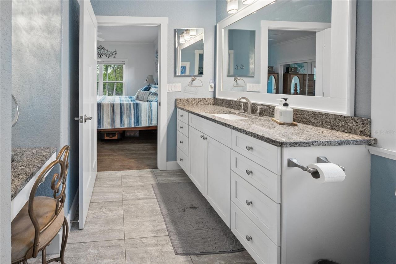 3709 NW 67th Terrace , Bell, FL 32619 Photo