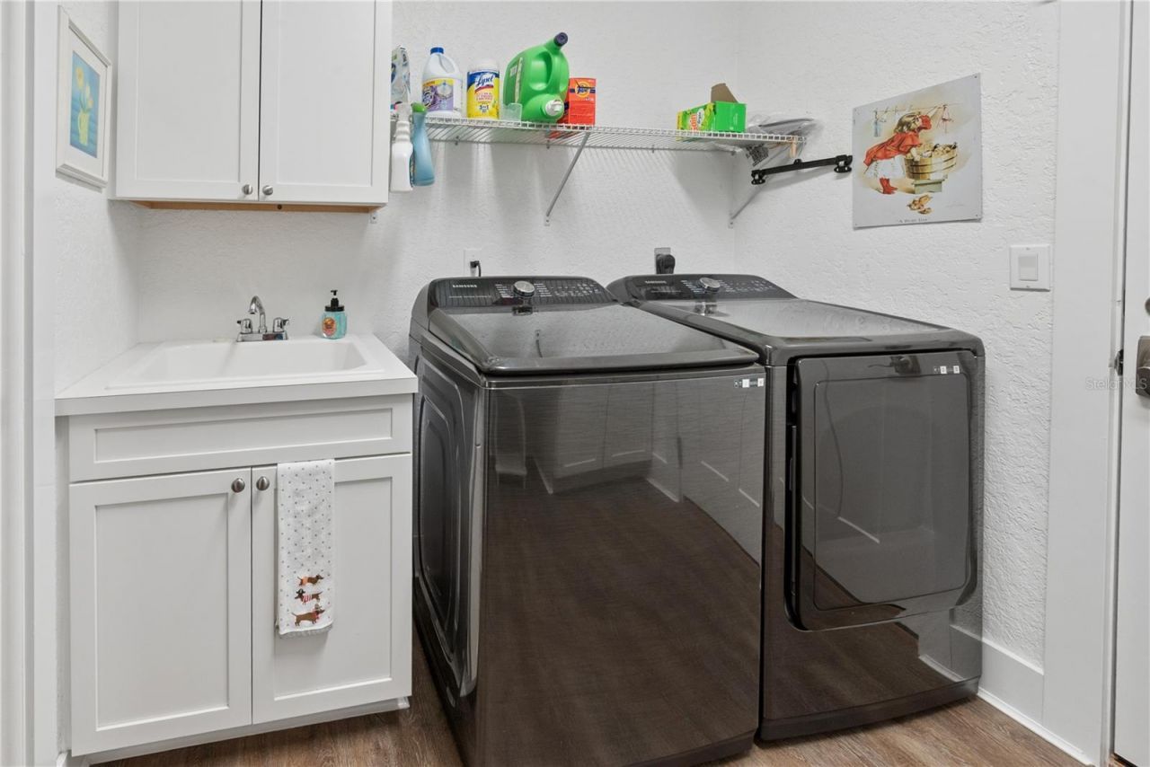 3709 NW 67th Terrace , Bell, FL 32619 Photo