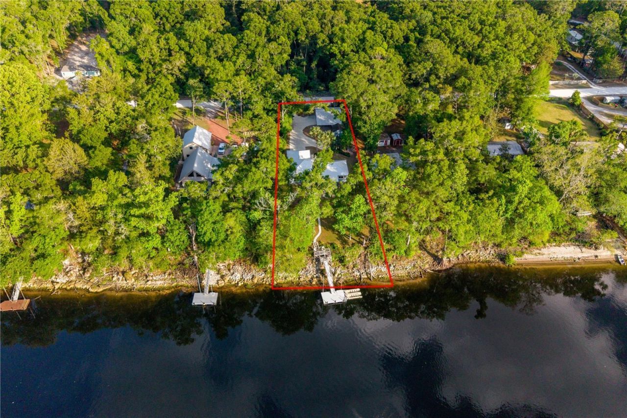 3709 NW 67th Terrace , Bell, FL 32619 Photo
