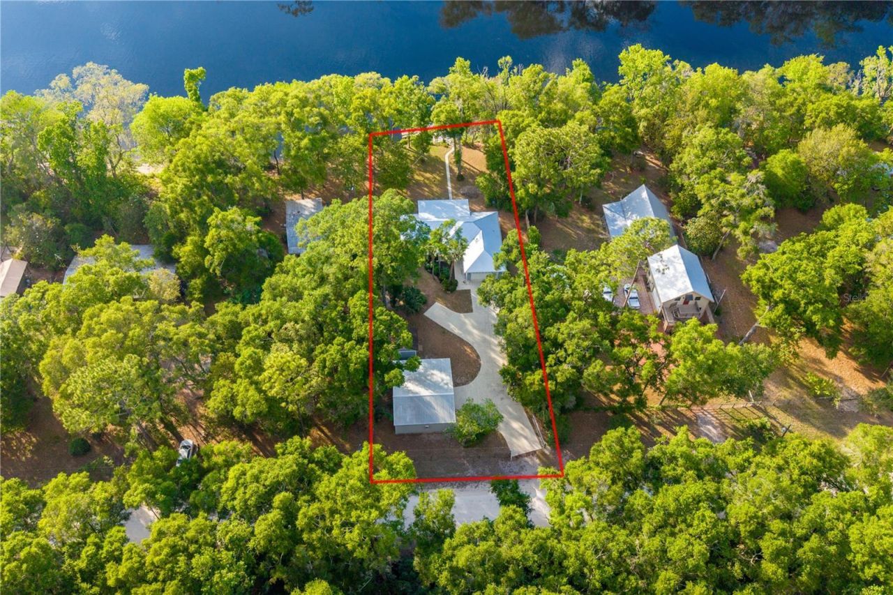 3709 NW 67th Terrace , Bell, FL 32619 Photo