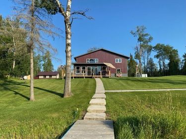 17221 East Pine Drive NW, Angle Inlet, MN 56711
