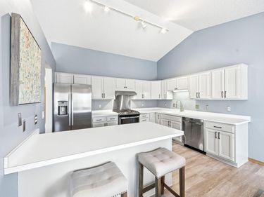 6108 Creek Line Drive, Minnetonka, MN 55345