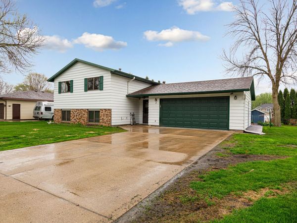 3 Saint Marks, Faribault, MN 55021