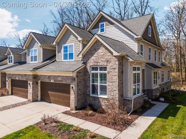 3020 N Spurway Drive, Ann Arbor, MI 48105