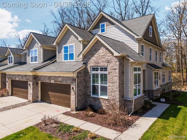 3020 N Spurway Drive, Ann Arbor, MI 48105