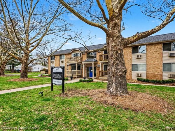 417 Parkdale Ave #20, Rochester, MI 48307