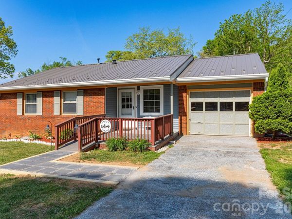 30 Compton Drive, Asheville, NC 28806