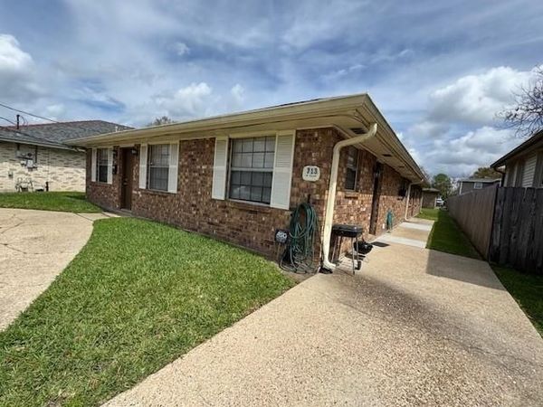 713-715 KENT Avenue, Metairie, LA 70001