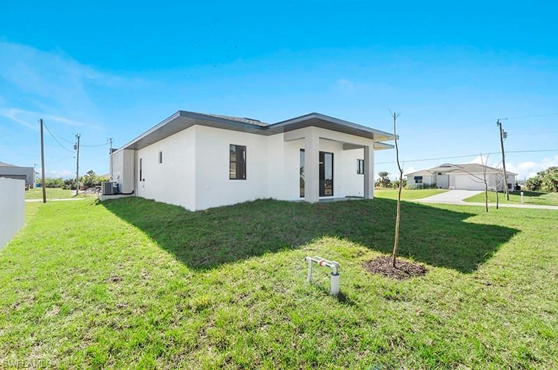 3927 NW 38th St , Cape Coral, FL 33993 Photo
