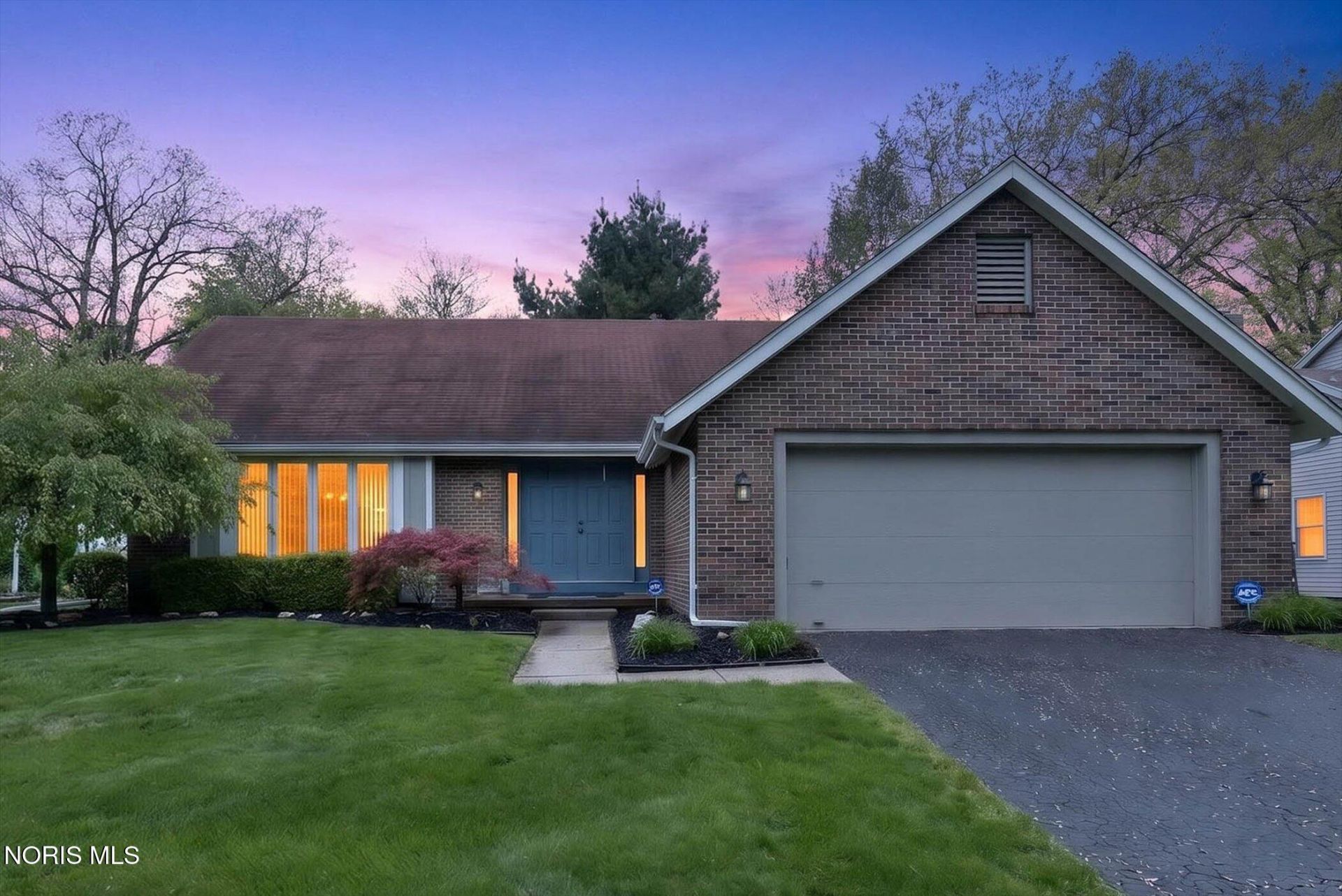 4341 Vicksburg Drive, Sylvania, OH 43560 Main Photo