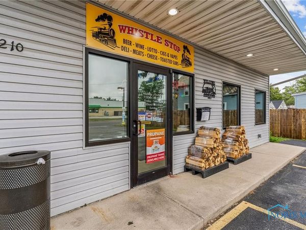 210 E Lytle Street , Fostoria, OH 44830