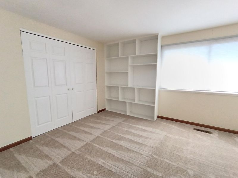 4695 Keswick Court, Unit F, Columbus, OH 43220 Photo 12
