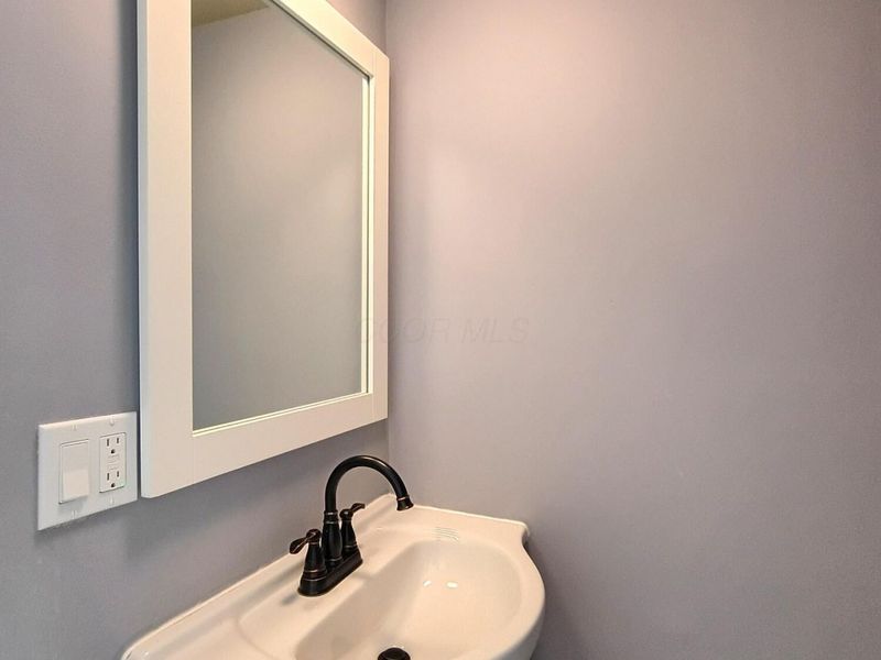 4695 Keswick Court, Unit F, Columbus, OH 43220 Photo 4