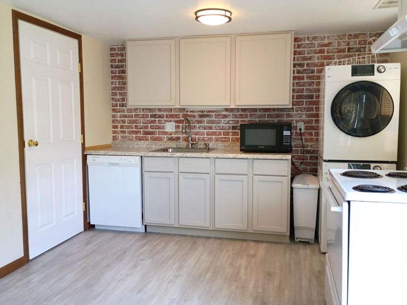 4695 Keswick Court, Unit F, Columbus, OH 43220 Photo 6