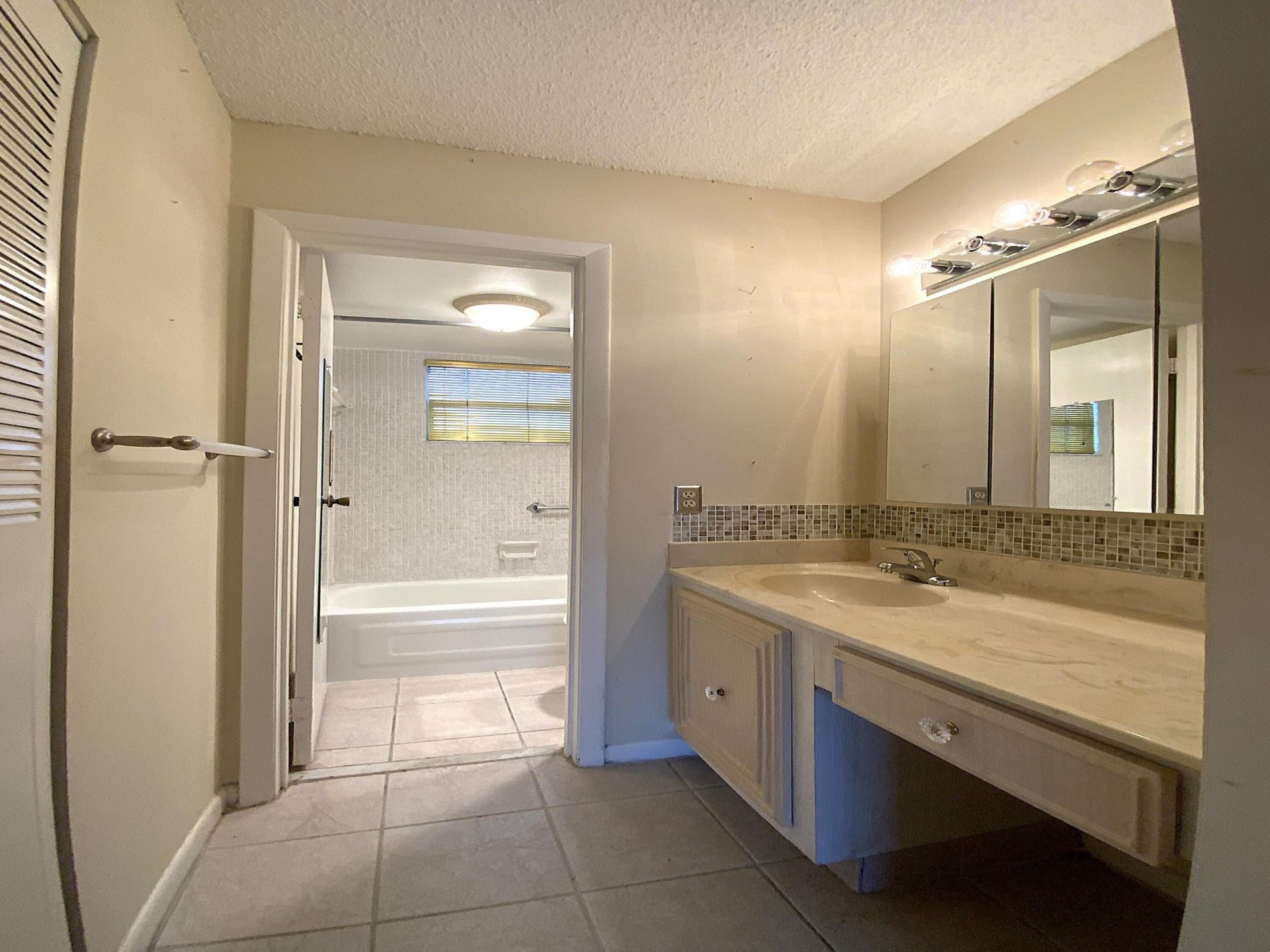 8105 NW 61st Street, Unit A208, Tamarac, FL 33321 Photo