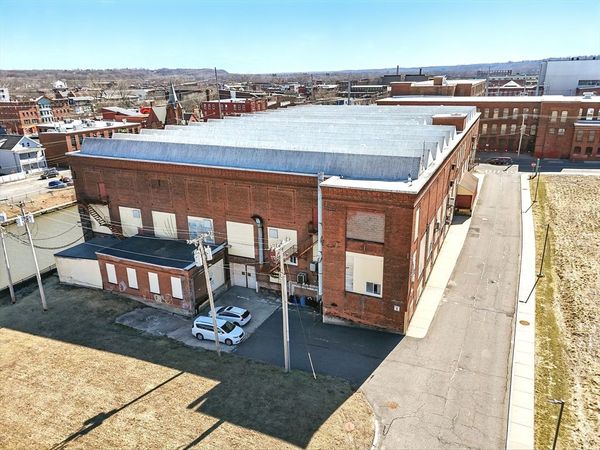 1 Bigelow St, Holyoke, MA 01040