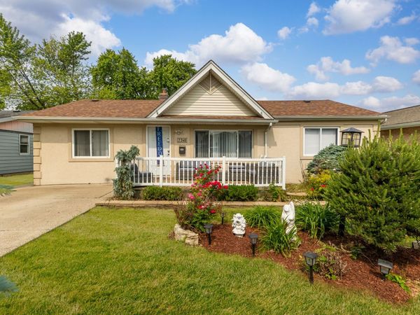 7740 Monitor Avenue , Burbank, IL 60459