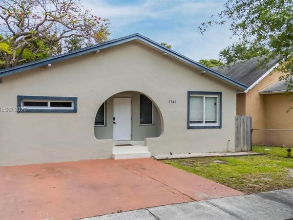 1741 NW 44th St , Miami, FL 33142