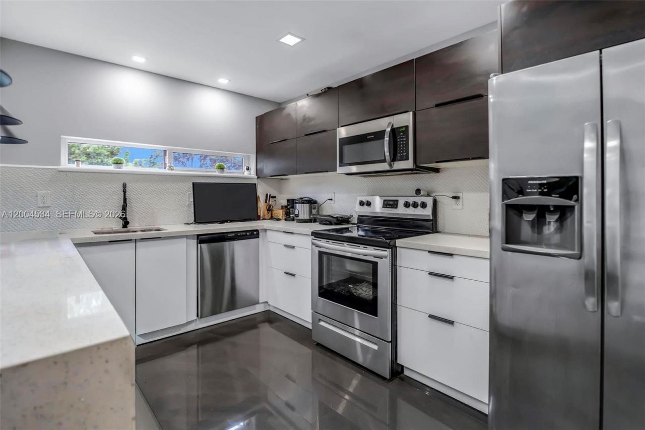 1741 NW 44th St , Miami, FL 33142 Photo