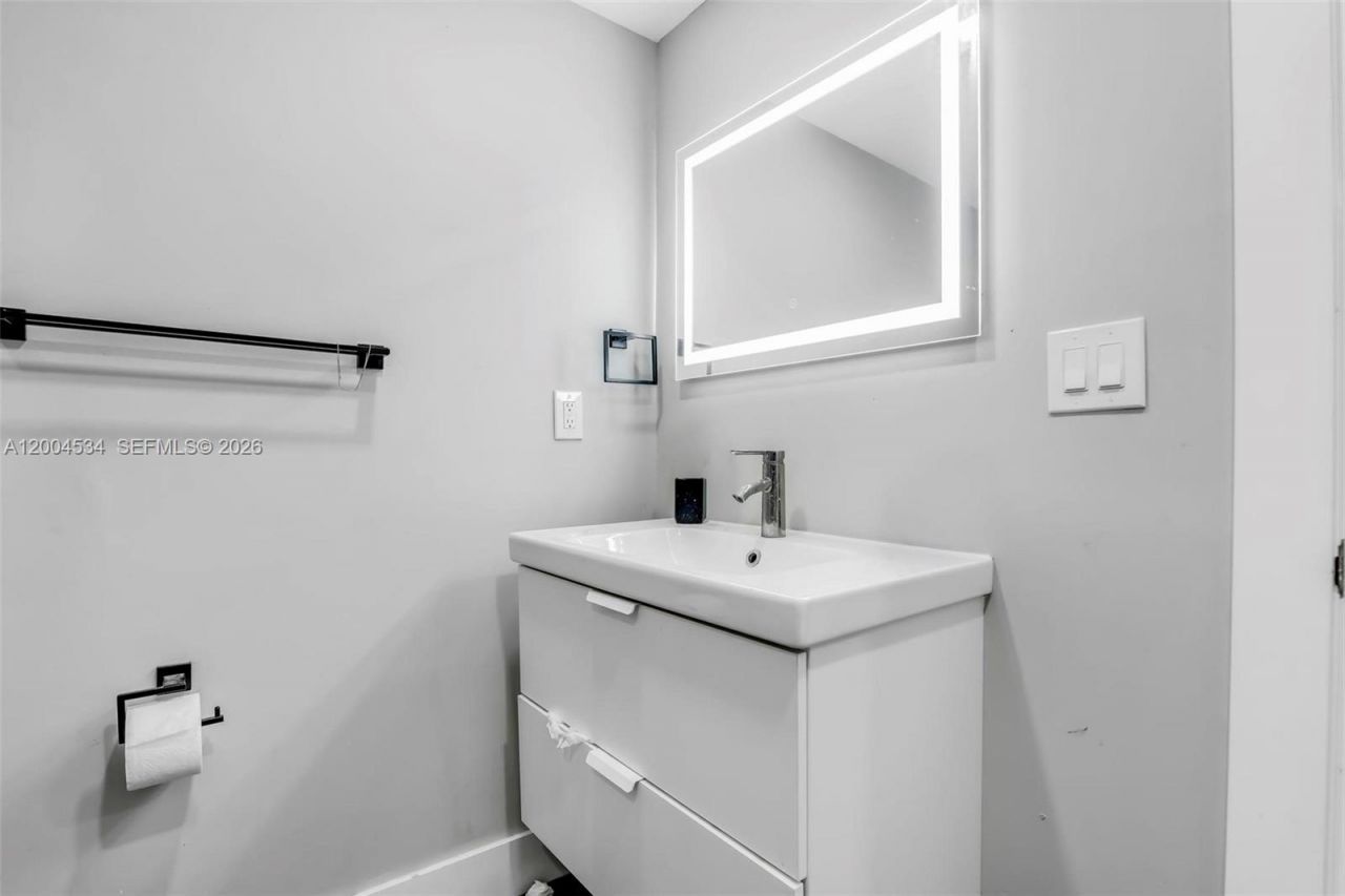 1741 NW 44th St , Miami, FL 33142 Photo