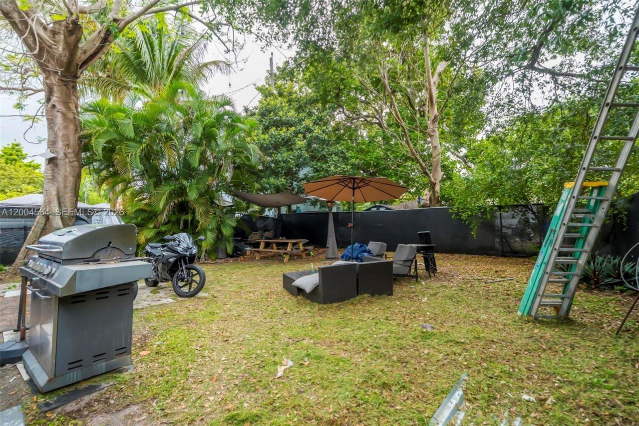 1741 NW 44th St , Miami, FL 33142 Photo